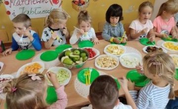 Dzień marchewki i jabłuszka- Grupa Pszczółki