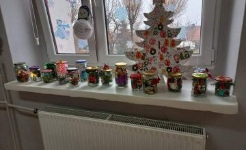 Świąteczne prace. Grupa Biedronki