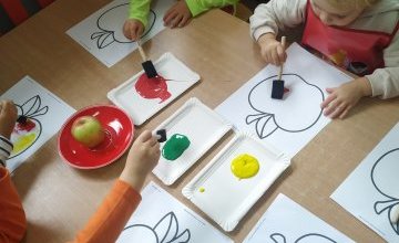 Jesienne owoce w grupie Biedronki.