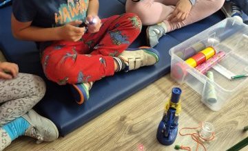 Fascynujące eksperymenty świetlne.