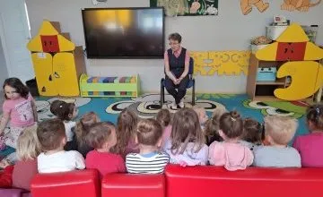 " Czytanie na dywanie"