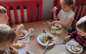 Europejski Dzień Śniadania- zadanie konkursowe Bądź Aktywny z Kuratorem Oświaty. (9)