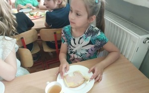 Europejski Dzień Śniadania- zadanie konkursowe Bądź Aktywny z Kuratorem Oświaty. (17)