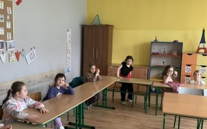 Biedronki i Motylki odwiedzają szkołę (1)