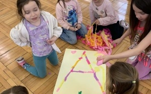 Biedronki i Motylki odwiedzają szkołę (5)